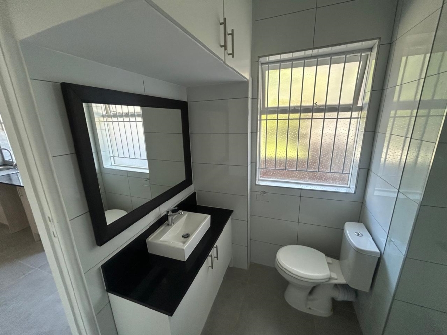 To Let 1 Bedroom Property for Rent in Sea Point Western Cape
